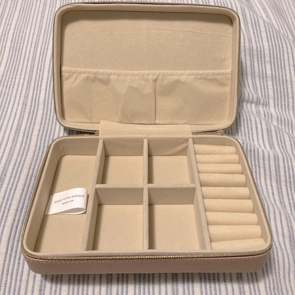 Saks Fifth Avenue Travel Jewelry Case - Picture 4 of 4